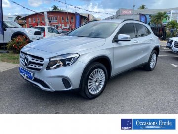 MERCEDES-BENZ GLA 180 Intuition 7G-DCT